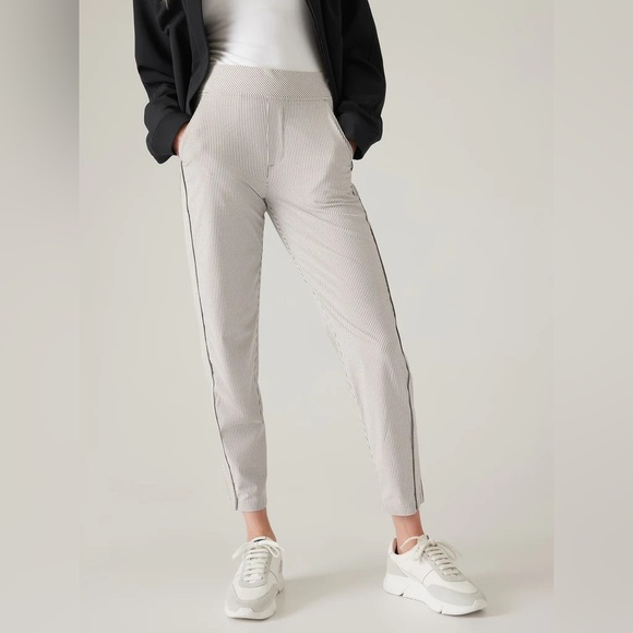 Athleta Brooklyn Textured Ankle Pants Grey White Stripe Size 6 - Picture 1 of 9